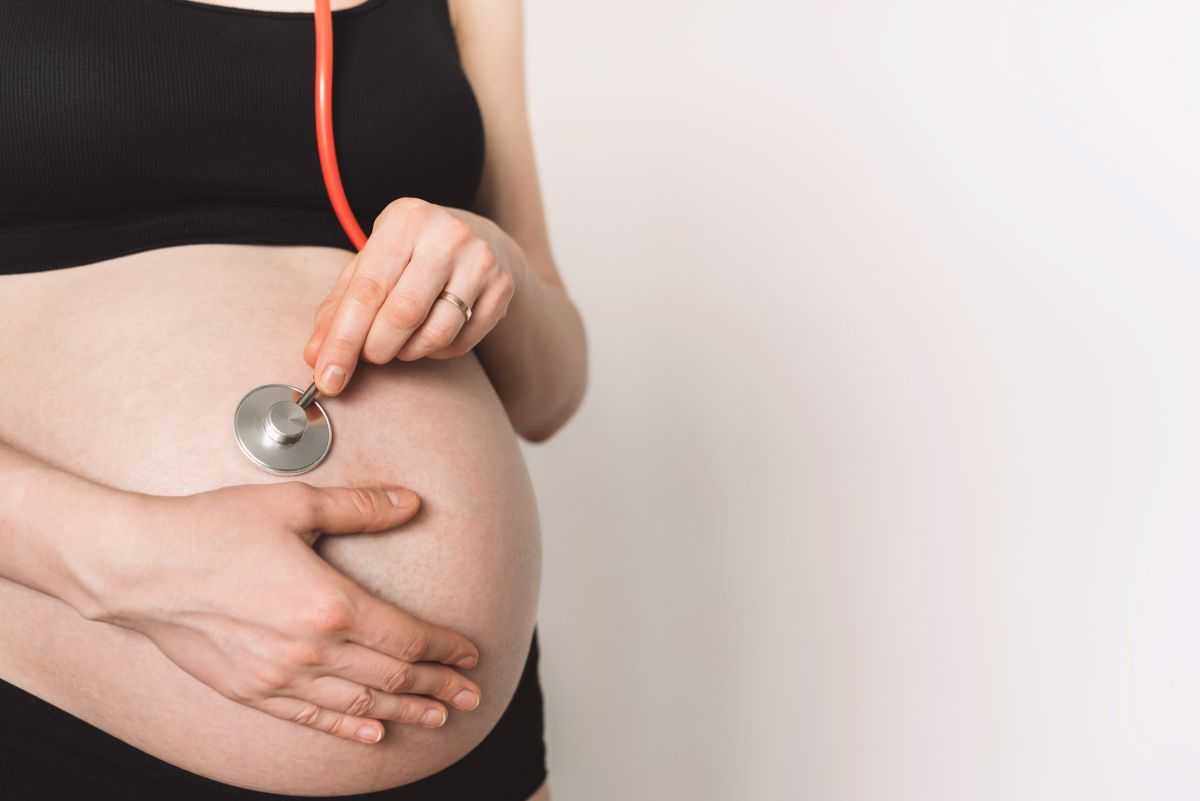Ubezpieczenie zdrowotne a ciąża – co warto wiedzieć?